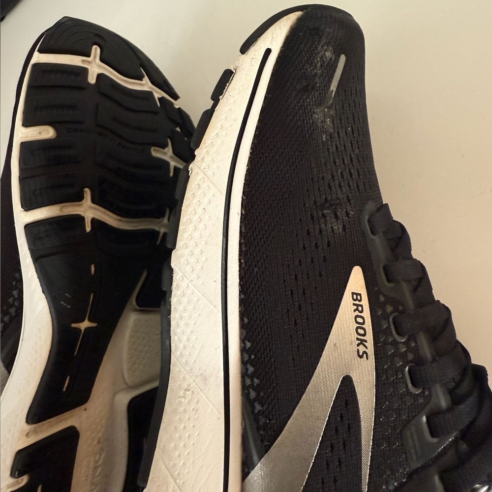 Brooks Black and White Athletic Shoes - Picture 4 of 7